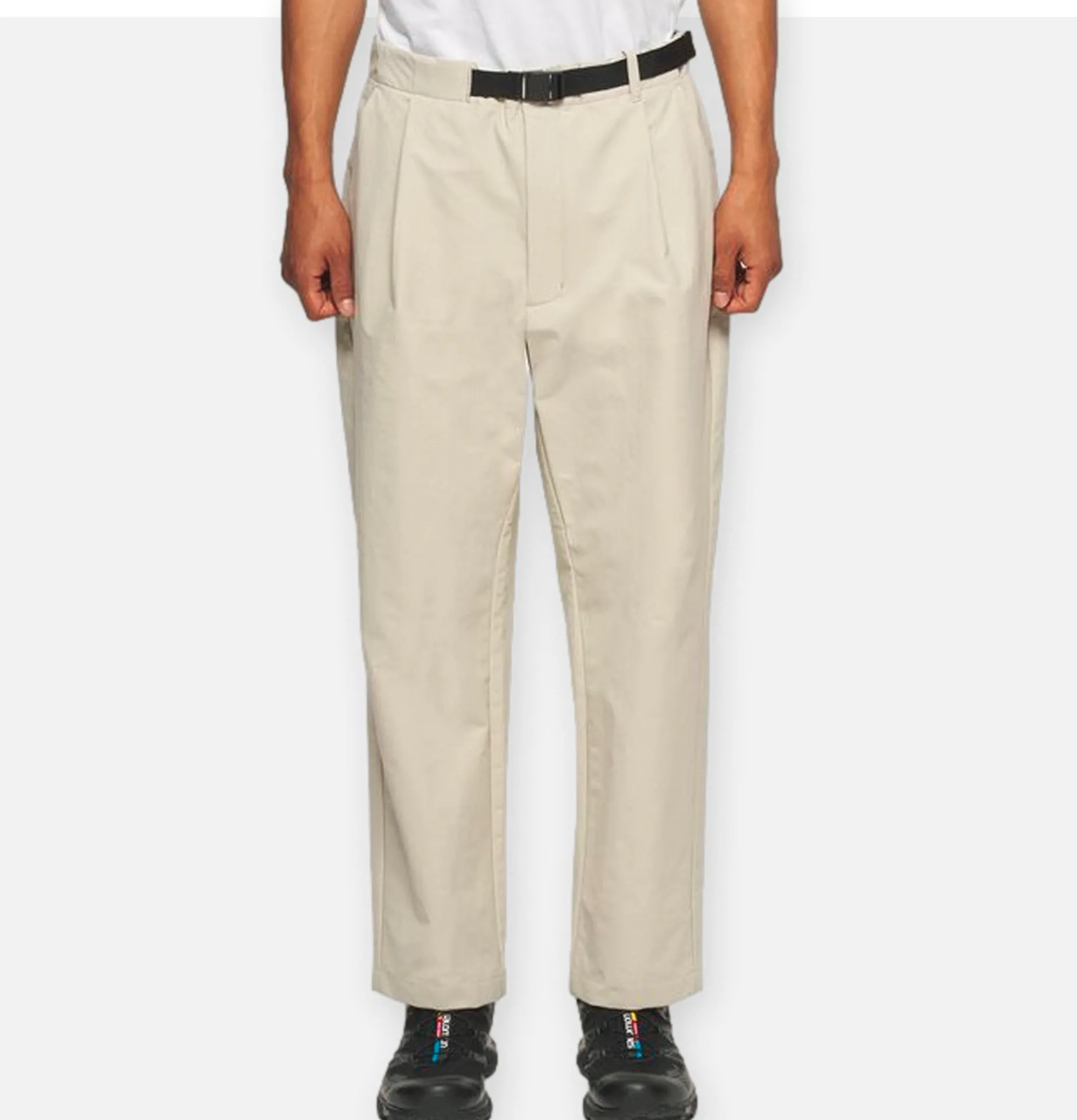 GOLDWIN One Tuck Ankle Pants Beige