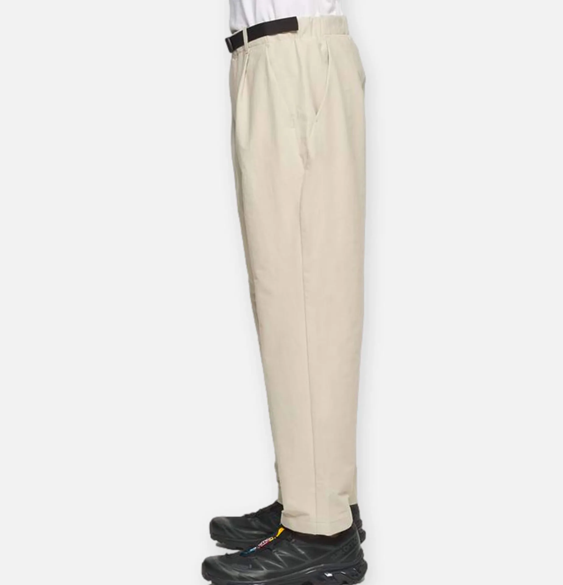 GOLDWIN One Tuck Ankle Pants Beige